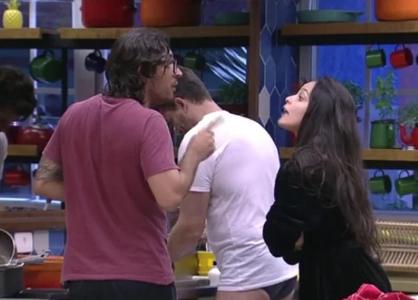 Emilly dispara contra Ilmar: “Falso, mentiroso e ganancioso”