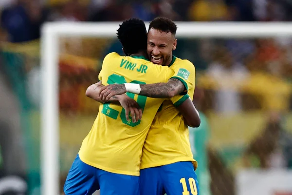 Neymar comemora parceria no ataque com Vinicius Junior: “É um craque”
