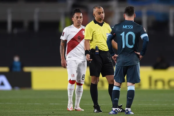 Messi e o árbitro Wilton Sampaio
