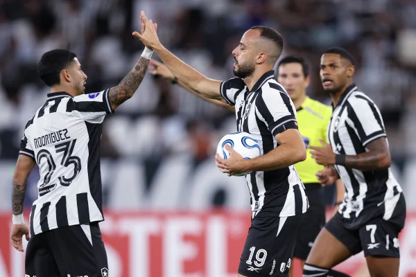 Racing x Botafogo duelam por liderança do grupo na Sul-Americana