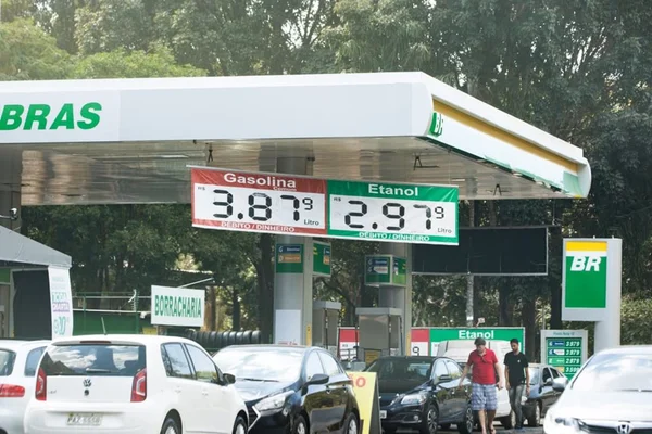 Gasolina a R$ 3,87. Saiba onde achar o combustível mais em conta no DF