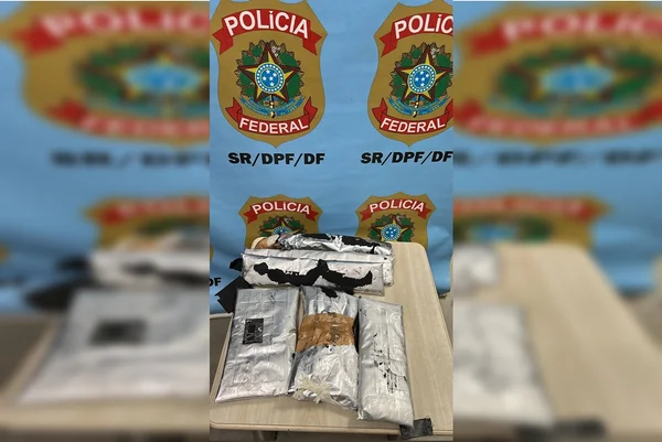 Foto de droga apreendida - Metrópoles