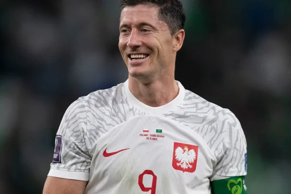 Internet brasileira “se une” a Lewandowski em jogo contra Messi