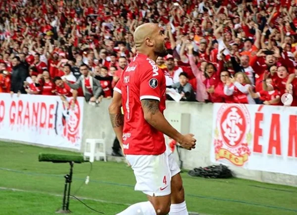 Internacional faz 2 x 0 sobre o Nacional e avança na Libertadores
