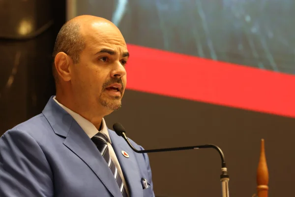 Substituto de Zema insiste em escolas cívico-militares em MG