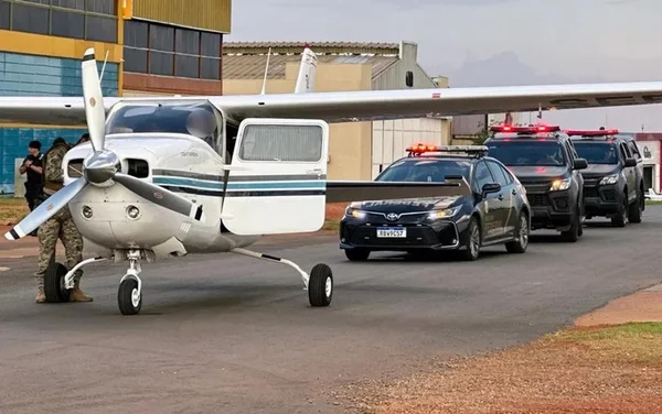 imagem colorida aeronava apreendida pf trafico de drogas