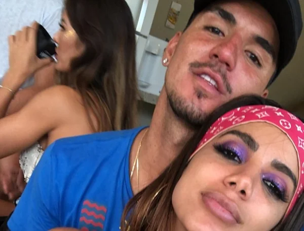 Gabriel Medina participa de festa pós-Carnaval de Anitta