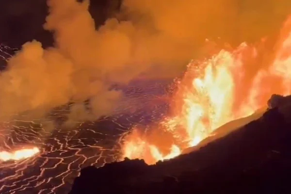 Imagem colorida de Vulcão Kilauea - Metrópoles