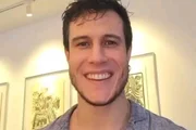 Emiliano d'Avila grava vídeo para o Instagram