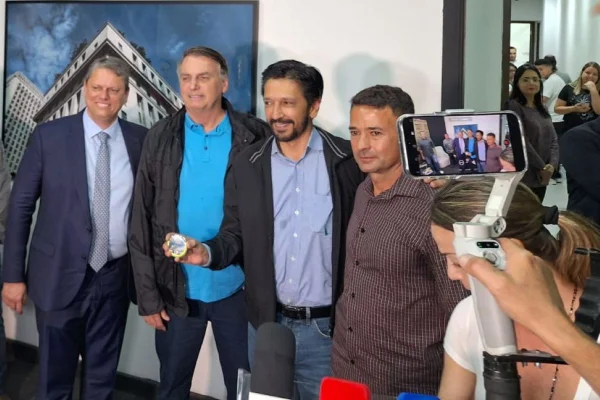 Tarcísio de Freitas, Jair Bolsonaro, Ricardo Nunes e Coronel Mello Araújo após almoço na Prefeitura de São Paulo - Metrópoles
