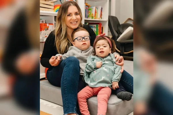 Jillian com seus filhos Roman e Stella - alzheimer infantil