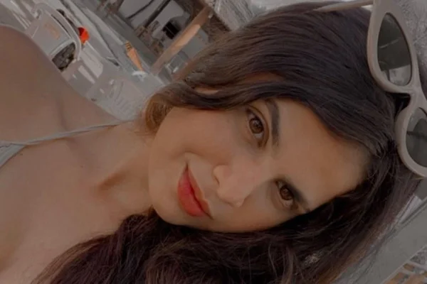 Foto colorida da estudante de direito Jeniffer da Silva Moreira - Metrópoles