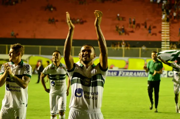 Coritiba supera Vitória de virada e confirma acesso para a elite