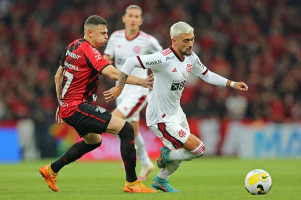 Como a final da Libertadores pode interferir no 2º turno da eleição