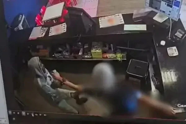 Imgem colrida, homem invade lanchonete e estupra funcionária em Belo Horizonte- Metrópoles