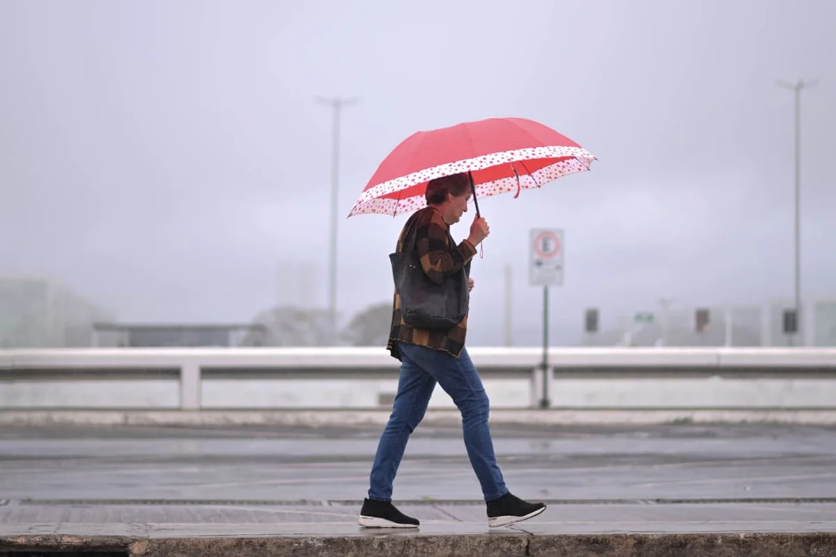 Clima: frente fria atinge Sul; ar seco domina Centro-Oeste e Sudeste