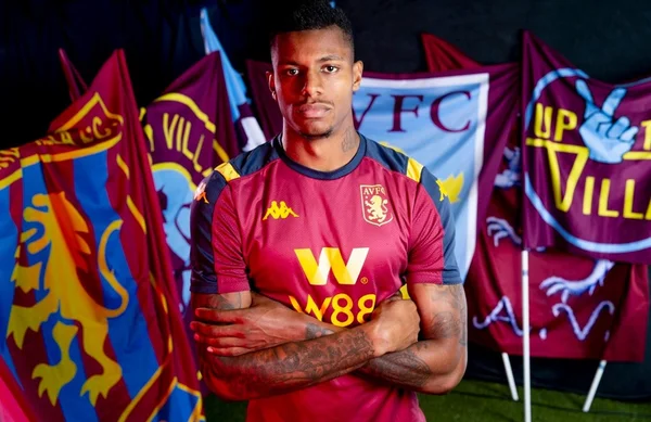 Wesley sofre lesão e desfalca Aston Villa até o fim do Inglês