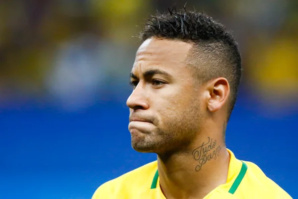 Neymar conduziu sua saída do Barcelona como se fosse seu pai