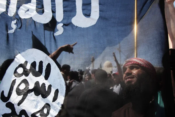 Imagem colorida mostra símbolo da Al-Qaeda - Metrópoles