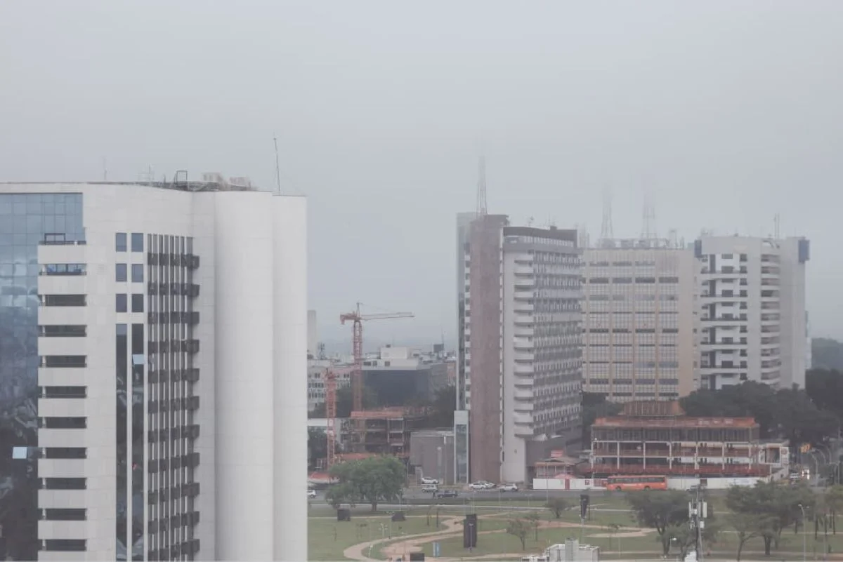 Neblina dificultava visibilidade dos principais pontos da área central Neblina dificultava visibilidade dos principais pontos da área central