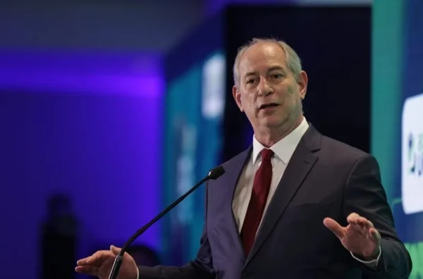 Comportamento de Ciro ajuda seu eleitor a decidir abandoná-lo; análise