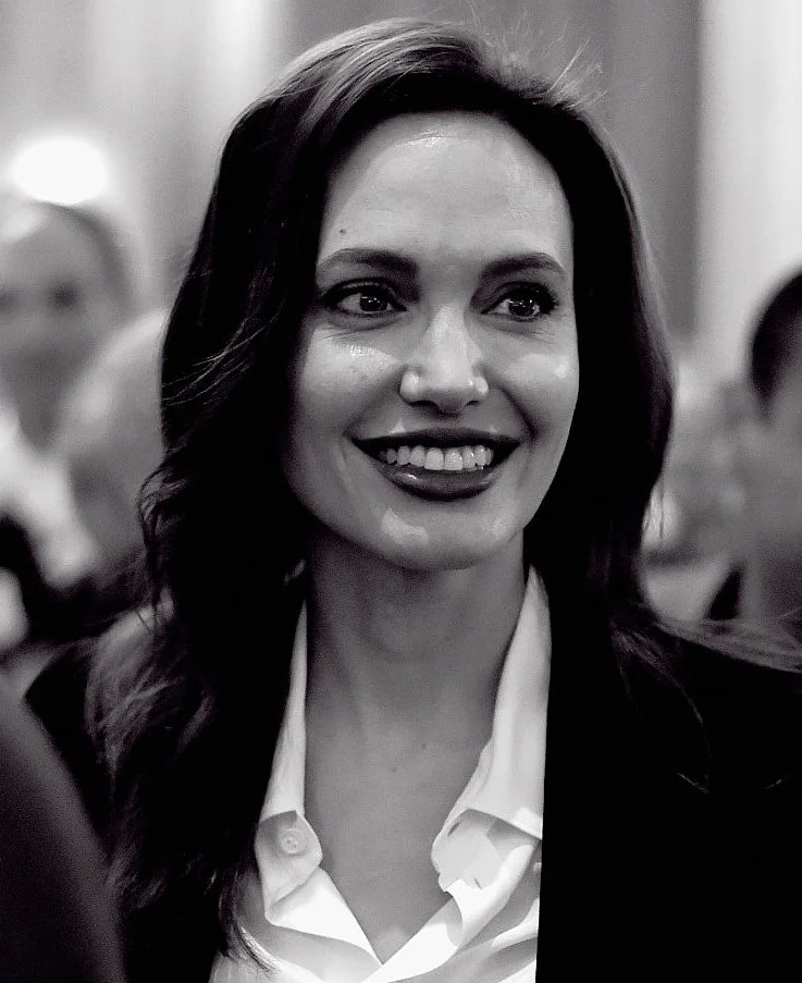 “As coisas ficaram difíceis”, diz Angelina Jolie sobre casamento - imagem 1 “As coisas ficaram difíceis”, diz Angelina Jolie sobre casamento - imagem 1