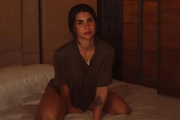 foto colorida da vencedora do concurso da vagina mais bonita do brasil