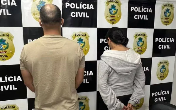 imagem colorida dupla presa golpe bolsa uniforme