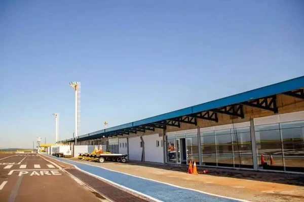 Imagem mostra aeroporto de Chapecó, onde avião precisou fazer pouso forçado - Metrópoles
