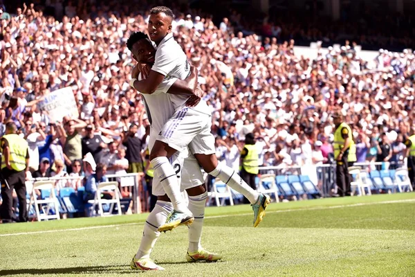 Vinícius Júnior e Rodrygo garantem vitória do Real Madrid no Espanhol