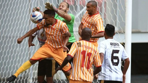 Souza decide e Brasiliense bate Sobradinho no jogo de ida da semifinal