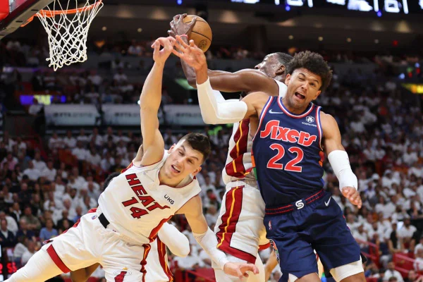 Heat derrotam Sixers pela Conferencia Oeste