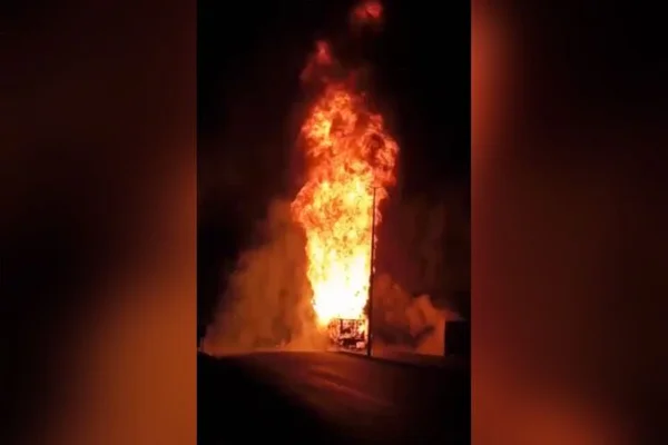 incendio caminhao gas neropolis goias (2)