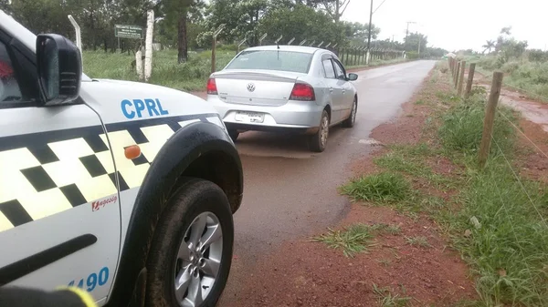 Mulher de policial é vítima de sequestro-relâmpago na BR-020. Menor que participou do crime é apreendido
