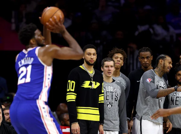 Em reencontros de Harden e Simmons, Nets massacram Sixers