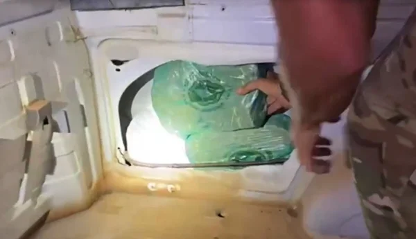 PF encontra R$ 1,5 mi em dinheiro escondido na lataria de picape no RJ