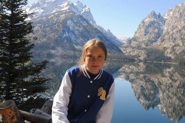 Livro de Greta Thunberg chega ao Brasil pela editora Cia das Letras