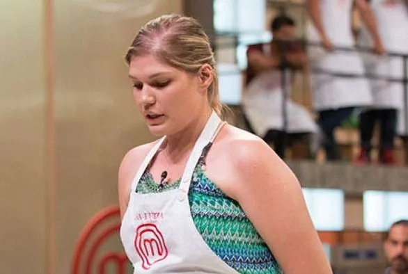 MasterChef Brasil: Ana Luiza erra na massa e é eliminada novamente