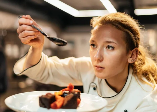 Cozinha é lugar de mulher, sim, e com muito orgulho