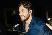 O cantor Gustavo Mioto