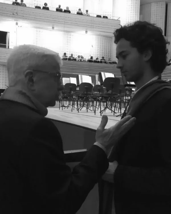 Enteado de Renato Machado faz homenagem após morte do jornalista - destaque galeria