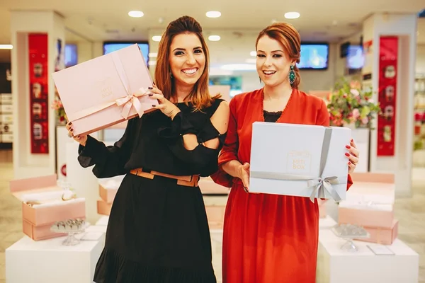 Kely Pinheiro e Raquel de Campos lançam a Miti Box