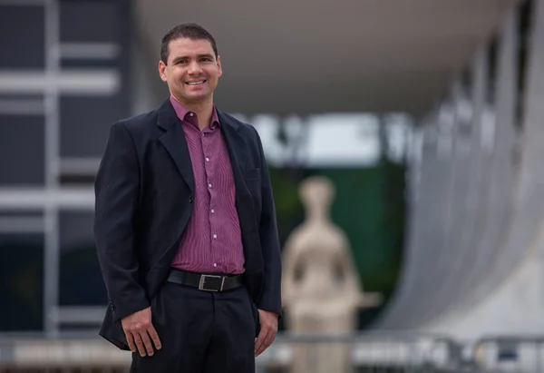 Servidor Leandro Lira é o único vencedor em Brasília do Prêmio Espírito Público - Metrópoles