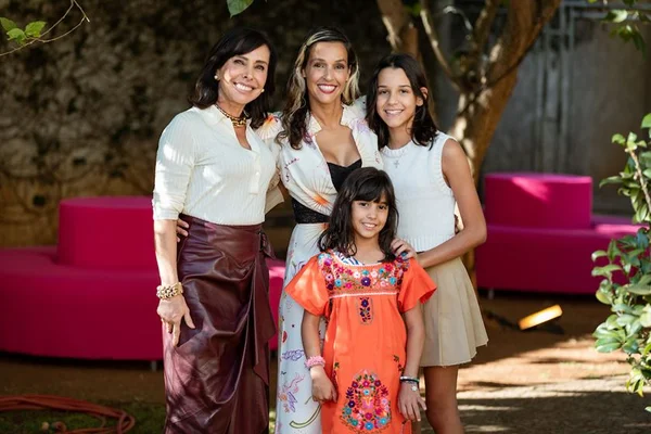 Maria Luiza Estevão celebra 8 anos em festa repleta de brincadeiras