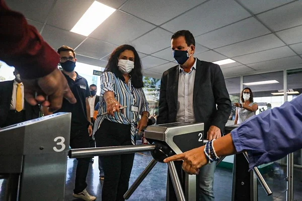 Eduardo Paes chega ao BRT com a nova interventora Claudia Antunes Secin