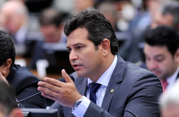 “Foi um sucesso estrondoso”, diz ministro dos Transportes sobre leilão
