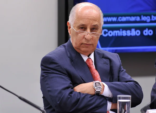 Mesmo afastado pela Fifa, Marco Polo continua no comando da CBF