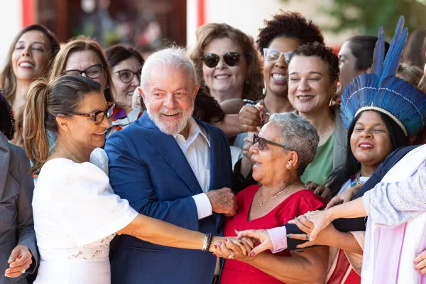 Lula e Janja almoçam no restaurante Tia Zélia no Dia Internacional da Mulher