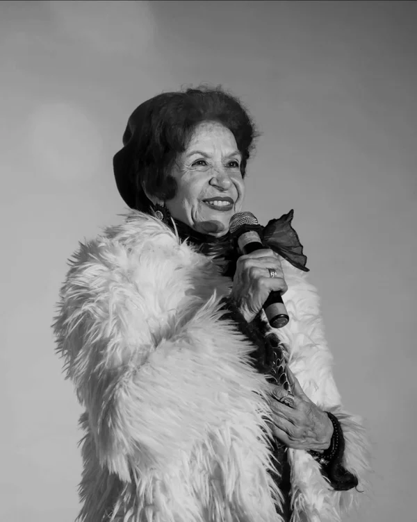 Com legado de cinco décadas no teatro, atriz Pilly Calvin morre aos 74 anos - destaque galeria Com legado de cinco décadas no teatro, atriz Pilly Calvin morre aos 74 anos - destaque galeria
