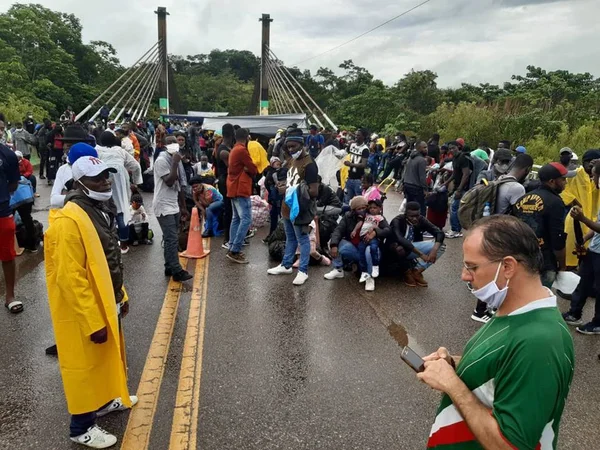 Governo agiliza vistos para haitianos com parentes no Brasil